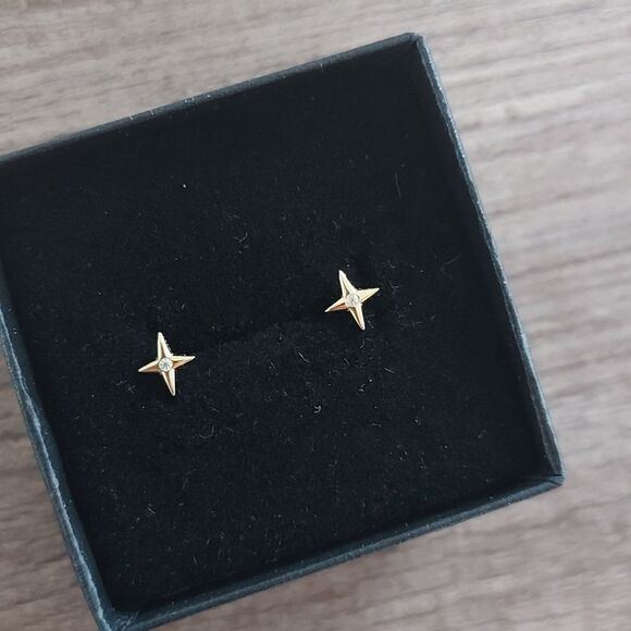 Gold Plated 925 Silver Star Stud Earrings - Picture 1 of 8